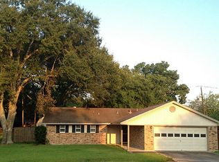 404 Mary Ln, Highlands, TX 77562