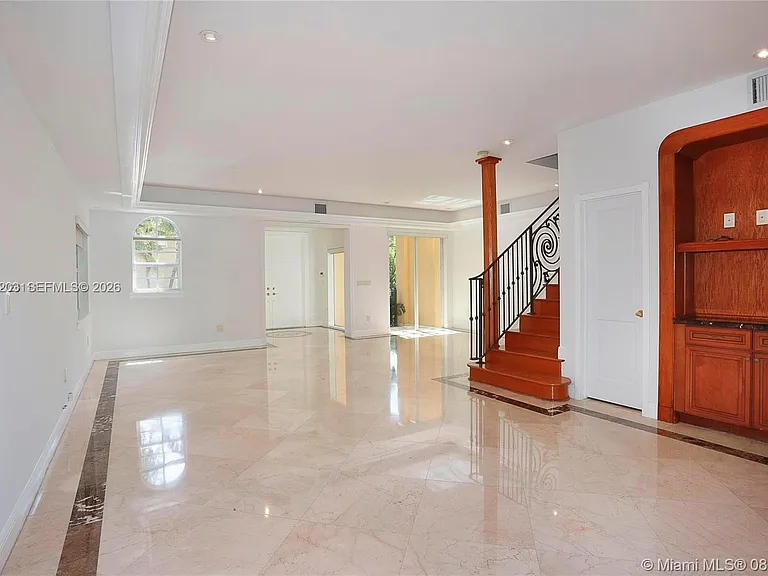 592 Fernwood Rd #B — Photo 9