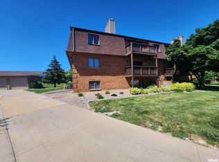 4190 Mallard Ct APT 2, Bettendorf, IA 52722