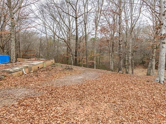 4th image of 1866 Mount Zion Rd