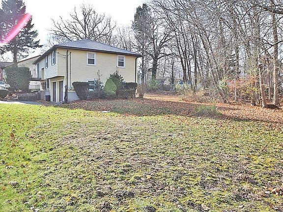 2nd image of 10 Norroway Ave