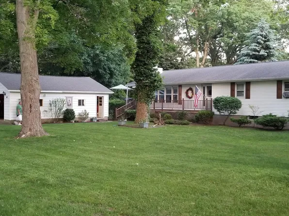 601 E Concord St, Pentwater, MI 49449