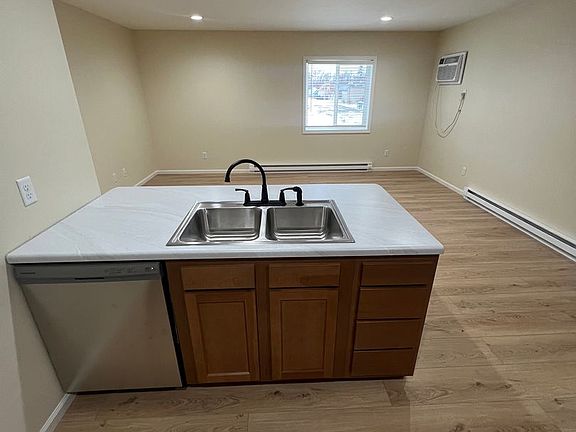 4th image of 1024 S Lincoln St APT 3