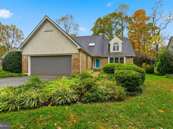 8 Tarragon Ct, Wilmington, DE 19808