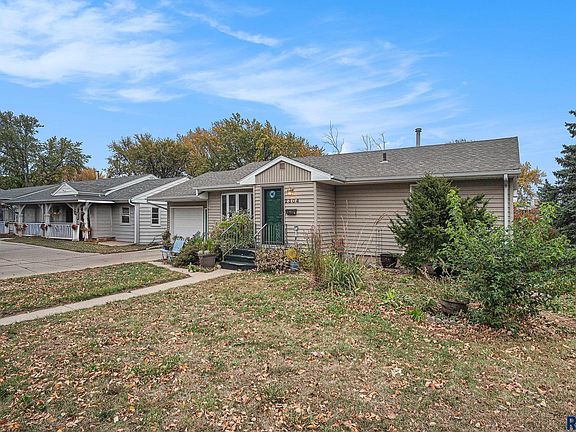 2nd image of 2304 S Holly Ave