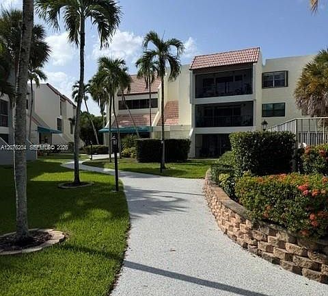 2nd image of 303 Racquet Club Rd APT 309