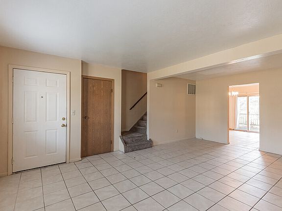 3rd image of 924 Laurelwood Dr
