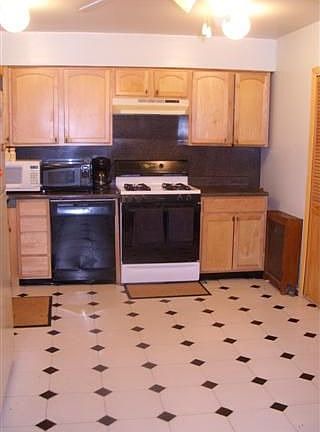 Eat in Kitchen - 1st fl