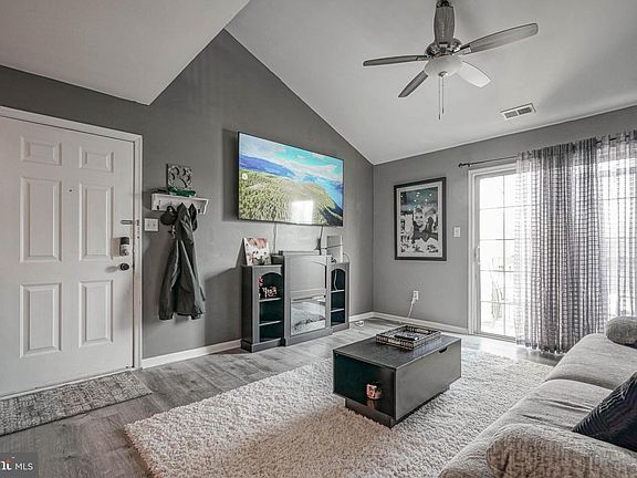 2nd image of 1114 Tristram Cir