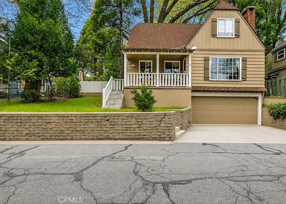 1st image of 248 Oak Dr