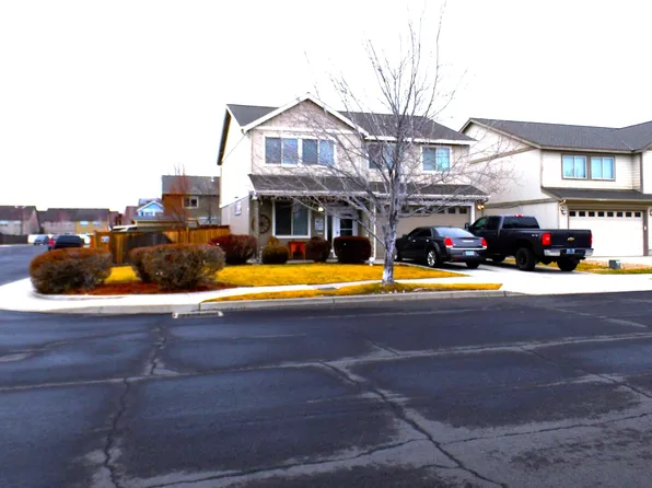 2885 SW Juniper Ave, Redmond, OR 97756