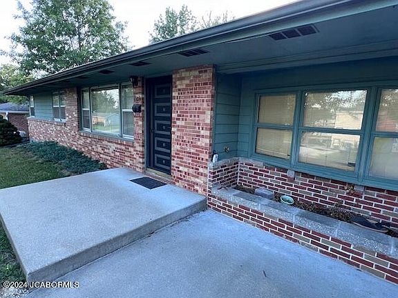 3rd image of 1103 Sioux Dr