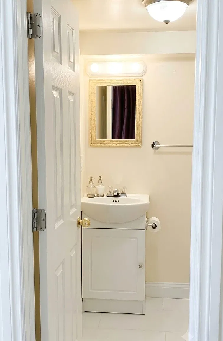 Studio, 600 sqft, $1,600 — Photo 4