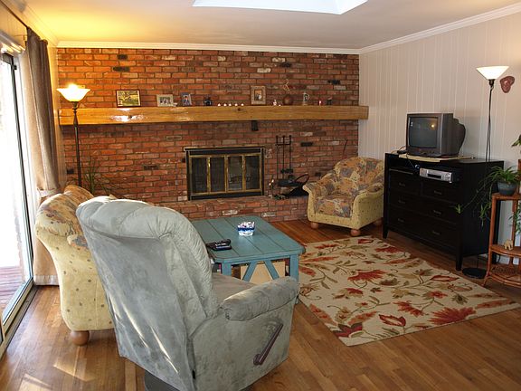 5th image of 315 Lange Dr