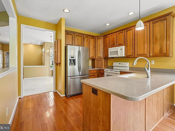 4th image of 140 Lattice Ln