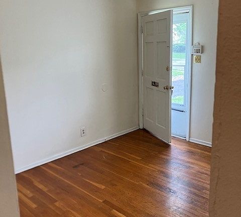 2nd image of 1531 Bradford Ave