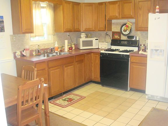 2nd image of 15 Frederick Pl