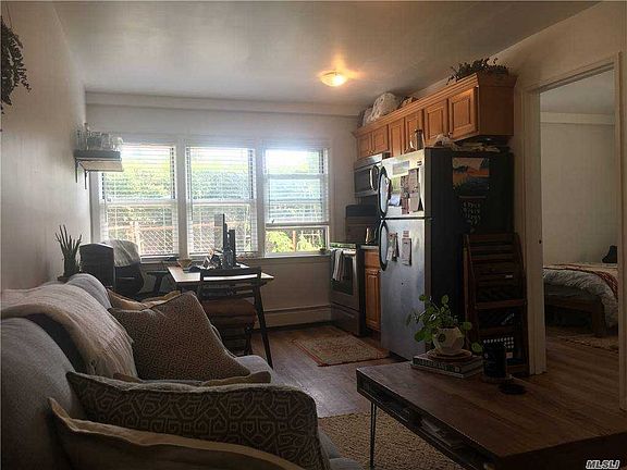 3rd image of 326 W Park Ave APT 5A