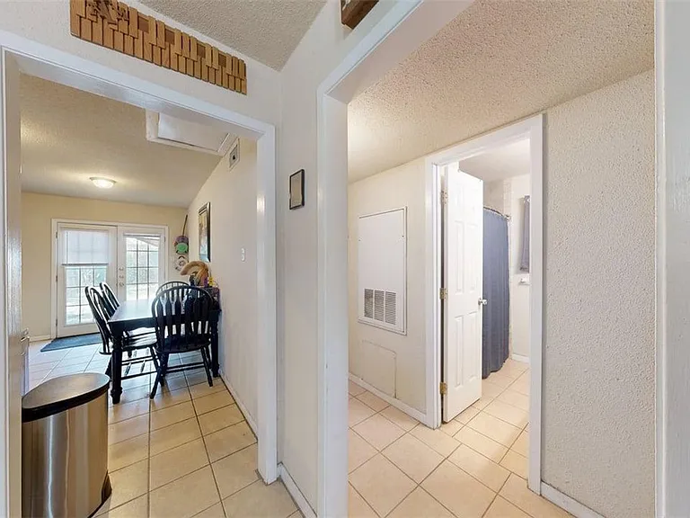 1211 Georgia St — Photo 4