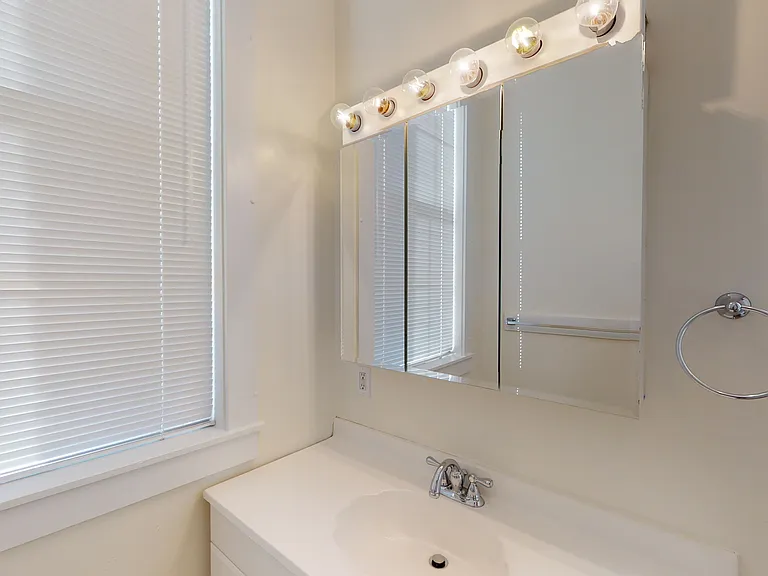 320 S 2nd St #D — Photo 11