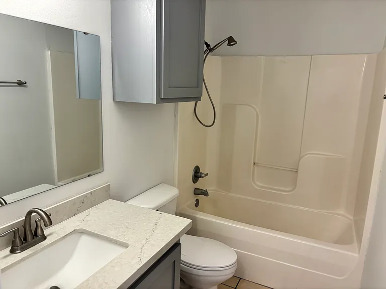 1609 Nassau St #B — Photo 4