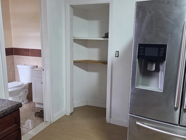 773 E 26th St #1 — Photo 18