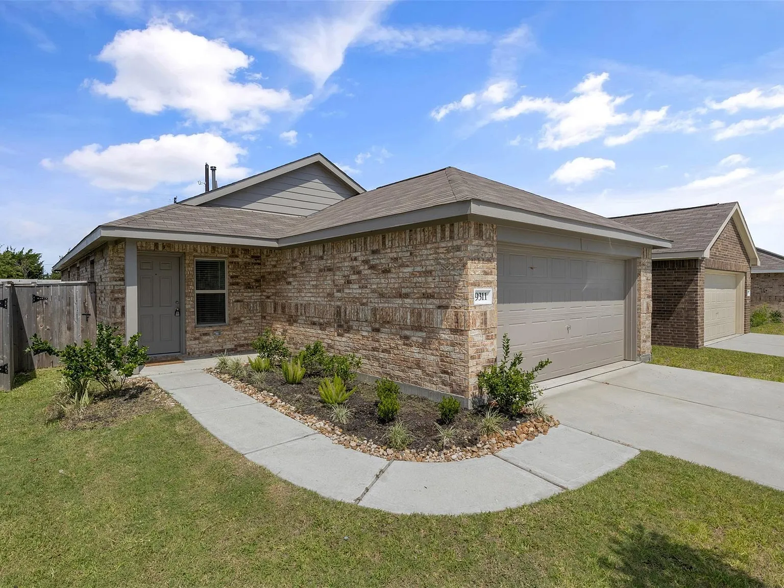 3 bed, 2.0 bath, 1470 sqft, $1,995 — Photo 4