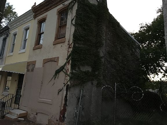 4th image of 2828 N Hutchinson St