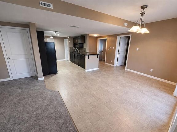 5th image of 189 Silkstone Rd W #2