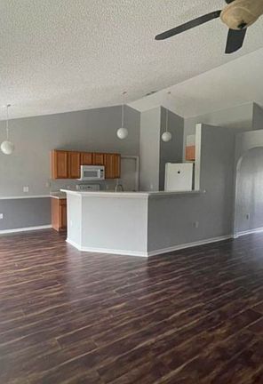 4th image of 730 Grandeur St SE