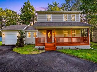 1070 Country Place Dr, Tobyhanna, PA 18466