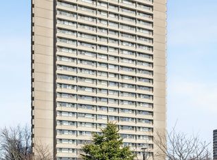 725 Don Mills Rd #906, Toronto, ON M3C 1S7