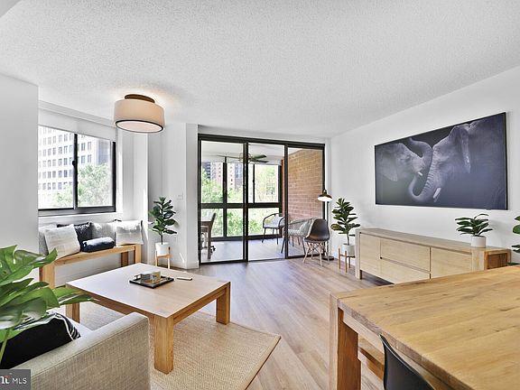 2nd image of 1001 N Randolph St APT 503