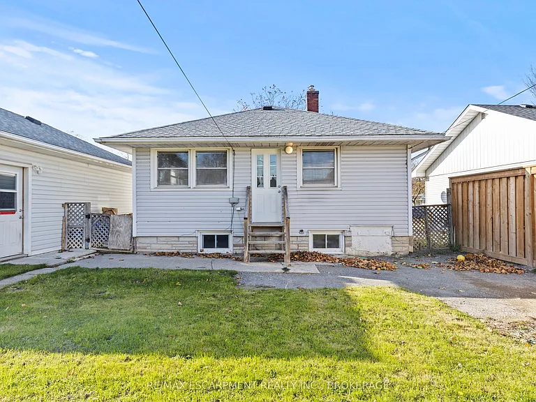 14 Westmount Ave #LOWER — Photo 20