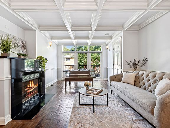 3rd image of 1541 W Cortez St #1