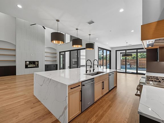 5th image of 6608 Longfellow Dr