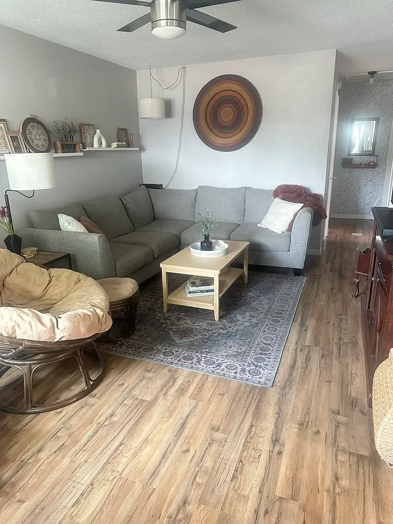 4 bed, 1628 sqft, $2,300 — Photo 2