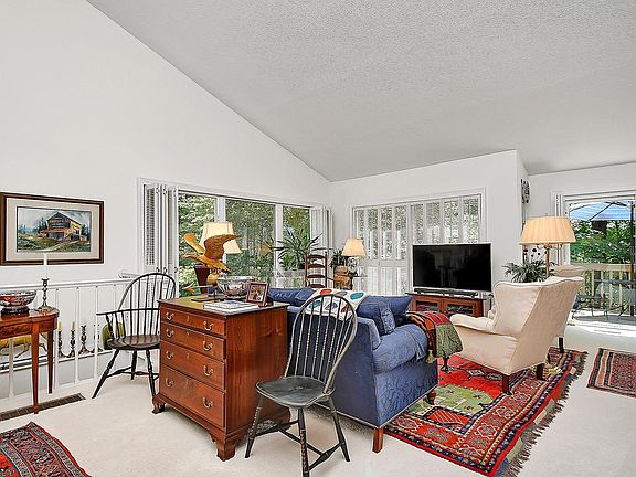 4th image of 31 Donald Ross Dr