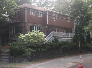 8 Wonderland Ave, Saugus, MA 01906