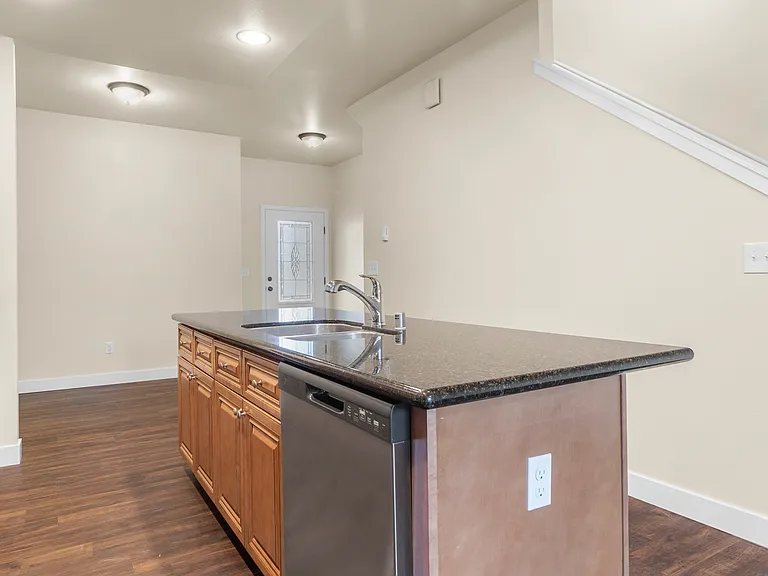 Gravelly Lake Brownstones — Photo 41
