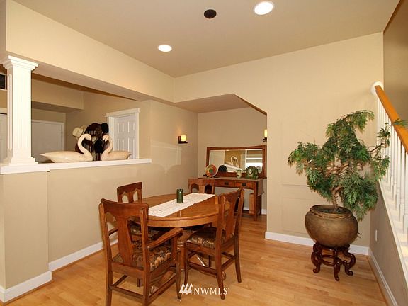 3rd image of 10008 NE 37th Court #202