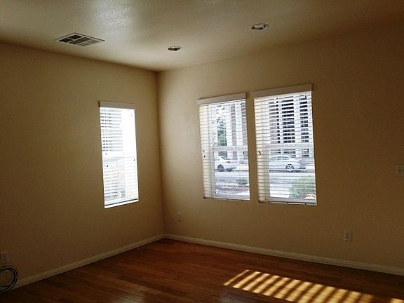 4th image of 1531 E Elizabeth St