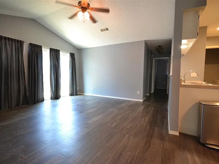 16114 Windermere Dr — Photo 3
