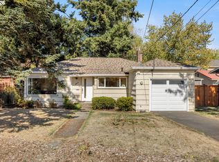 4815 SE Flavel Dr, Portland, OR 97206