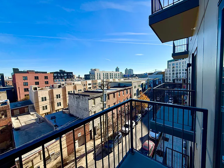 128 W Girard Ave #309 — Photo 8
