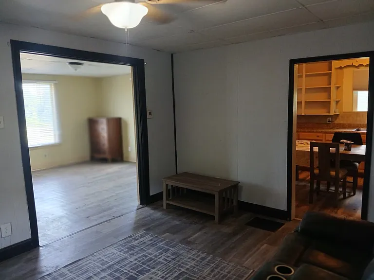 935 Morgan Ave — Photo 4