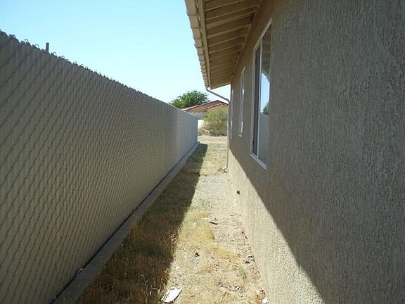 3rd image of 36850 Parr Ave