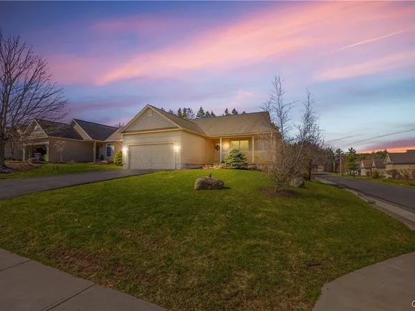 2 S Village Dr, Cazenovia, NY 13035