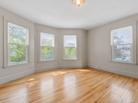 340 Ocean St, South Portland, ME