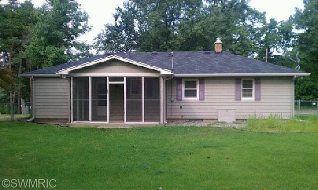 2nd image of 789 Riverside Dr